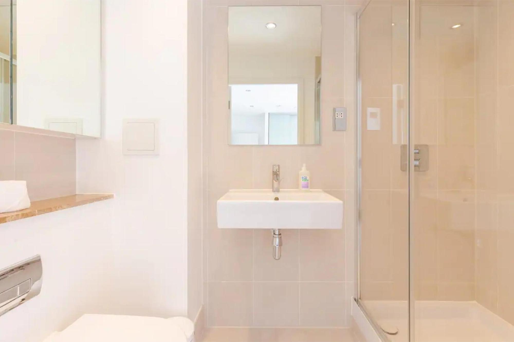 Stylish 2bd Near Notting Hill Appartamento *