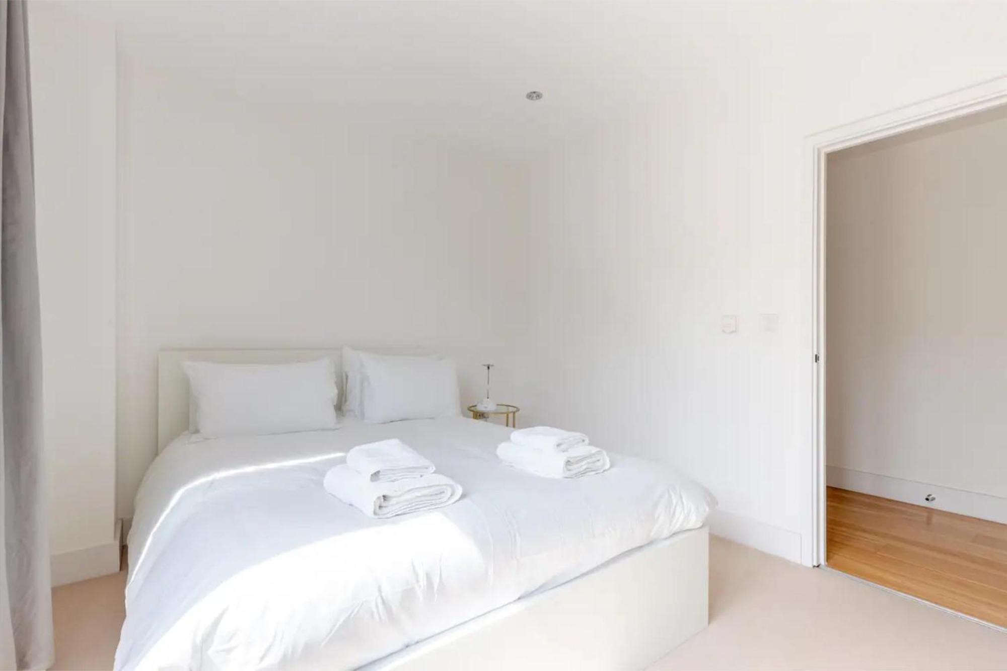 Stylish 2bd Near Notting Hill Londra