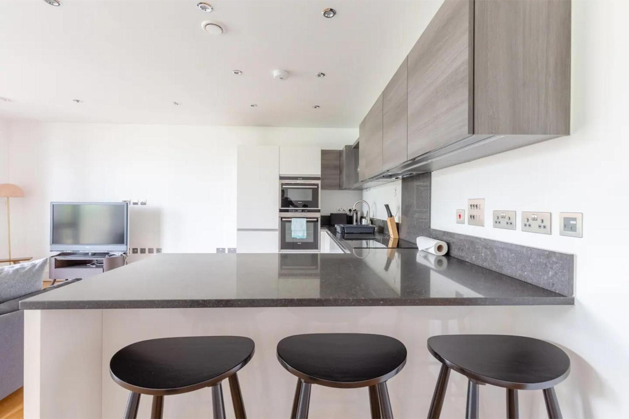 Stylish 2bd Near Notting Hill * Londra